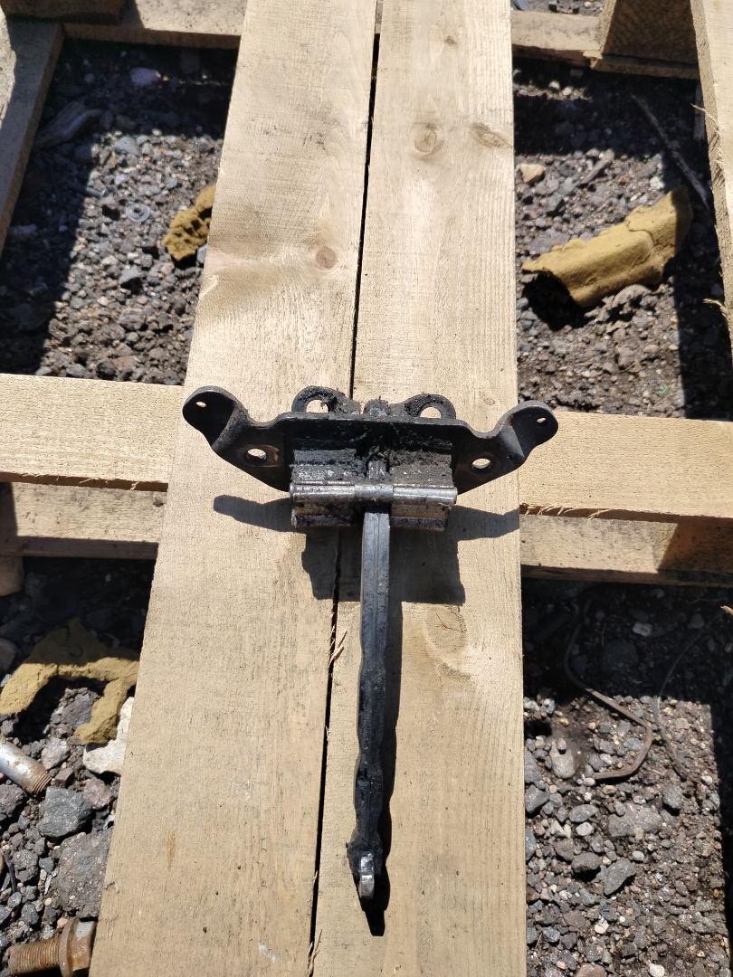 ограничитель открывания двери Volvo FH 3 поколение 2013, 12.8 л., D13C500, дизель, АКПП, белый, правый руль, 82859279 - фото №1