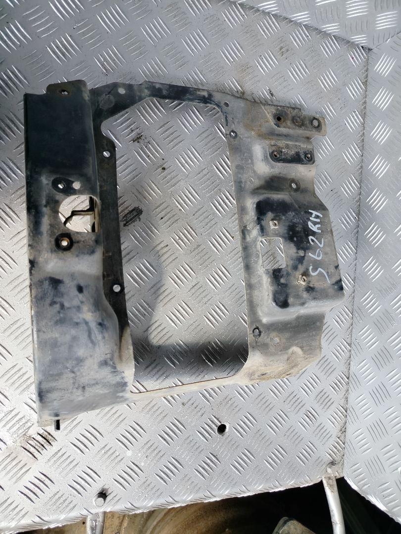 крепление фары правой Scania R 3 поколение 2012, 11.7 л., DC 12.15, дизель, МКПП, красный, правый руль, 1853355 - фото №1