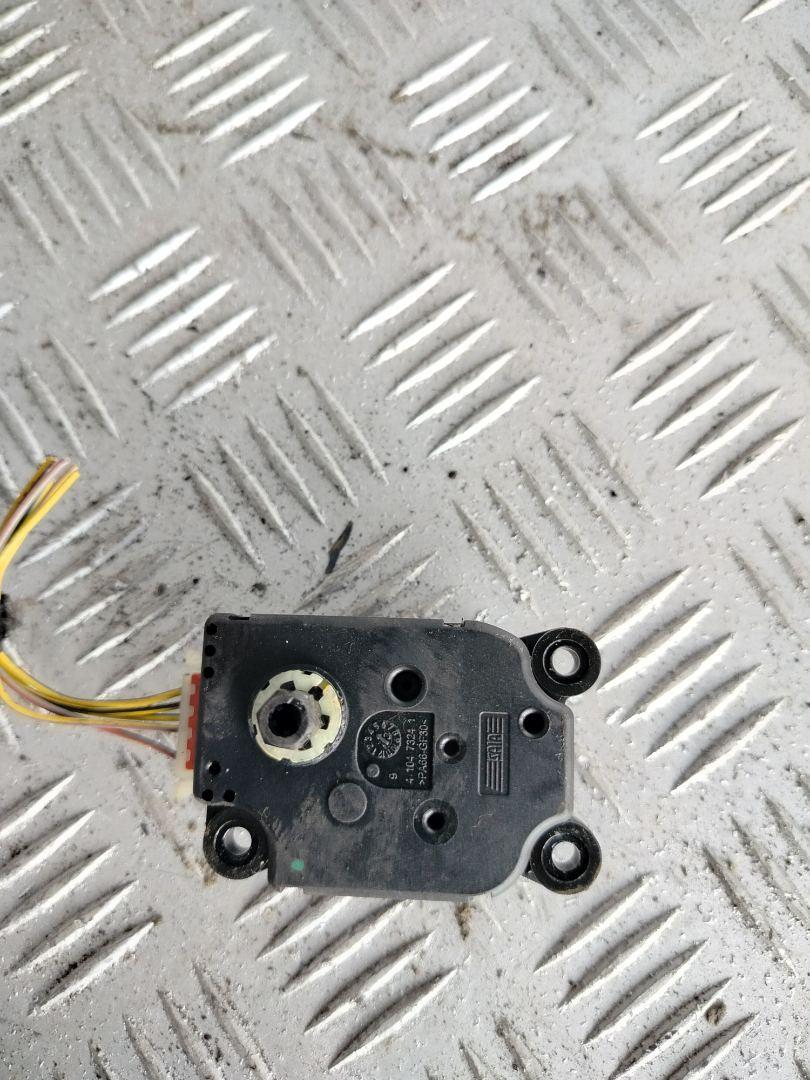 моторчик заслонки печки Volvo FH 3 поколение 2013, 12.8 л., D13C460, дизель, АКПП, красный, правый руль, A7584004, 20443812 - фото №1