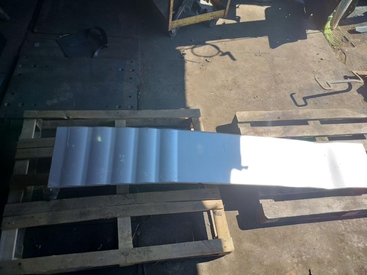 Спойлер кабины левый MAN TGA 1 поколение 2008, 81629100145, 81629100205 - фото №1