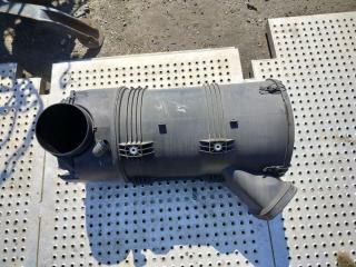 корпус воздушного фильтра MAN TGX 1 поколение 2018, 12.4 л., D 2676 LF 51, дизель, АКПП, белый, правый руль, 81084006107, 81084050037, 81084050036