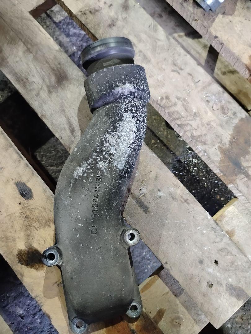 патрубок интеркулера MAN TGX 1 поколение 2018, 12.4 л., D 2676 LF 51, дизель, АКПП, белый, правый руль, 51094113959 - фото №1