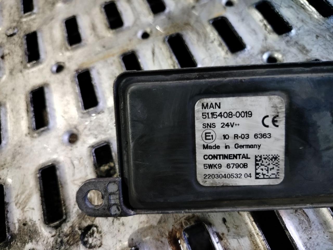 Датчик NOx MAN TGX 1 поколение 2018, 12.4 л., D 2676 LF 51, дизель, АКПП, белый, правый руль, 51154080019, 51154080012 - фото №1