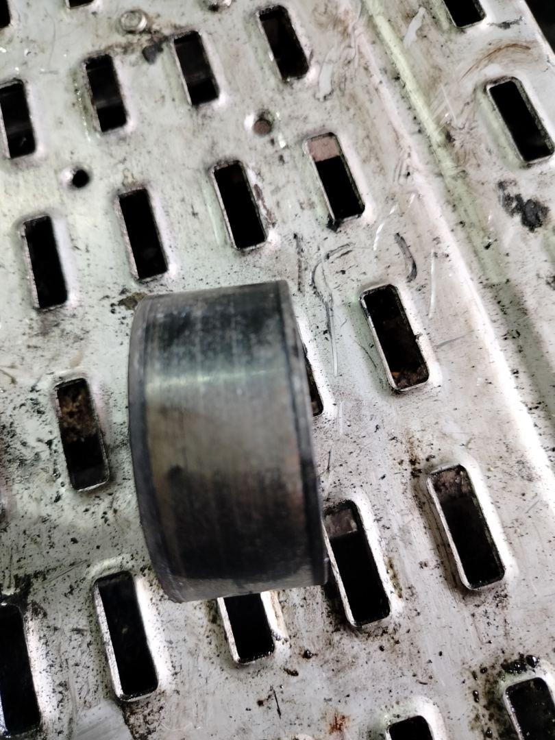 Ролик обводной MAN TGX 1 поколение 2018, 12.4 л., D 2676 LF 51, дизель, АКПП, белый, правый руль - фото №1