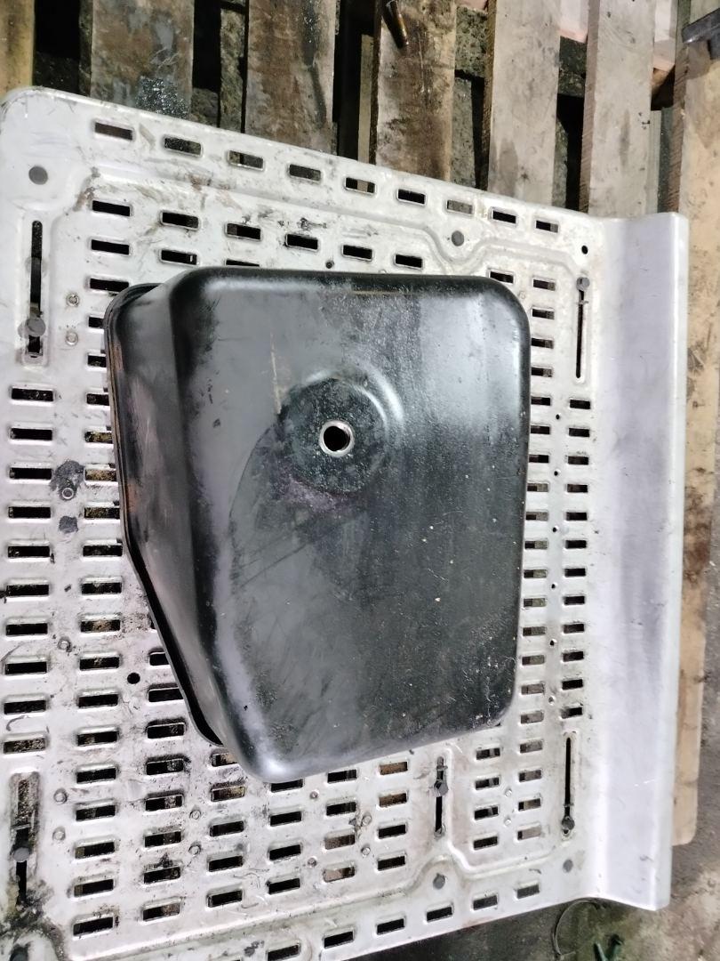 масляный поддон MAN TGX 1 поколение 2018, 12.4 л., D 2676 LF 51, дизель, АКПП, белый, правый руль, 51058006406 - фото №1