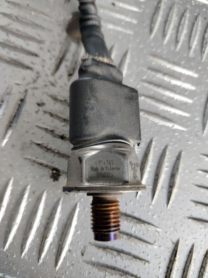 датчик давления топлива Scania R 3 поколение 2014, 12.7 л., DC 13.124, дизель, АКПП, белый, правый руль, 1760323, 4954245 - фото №1