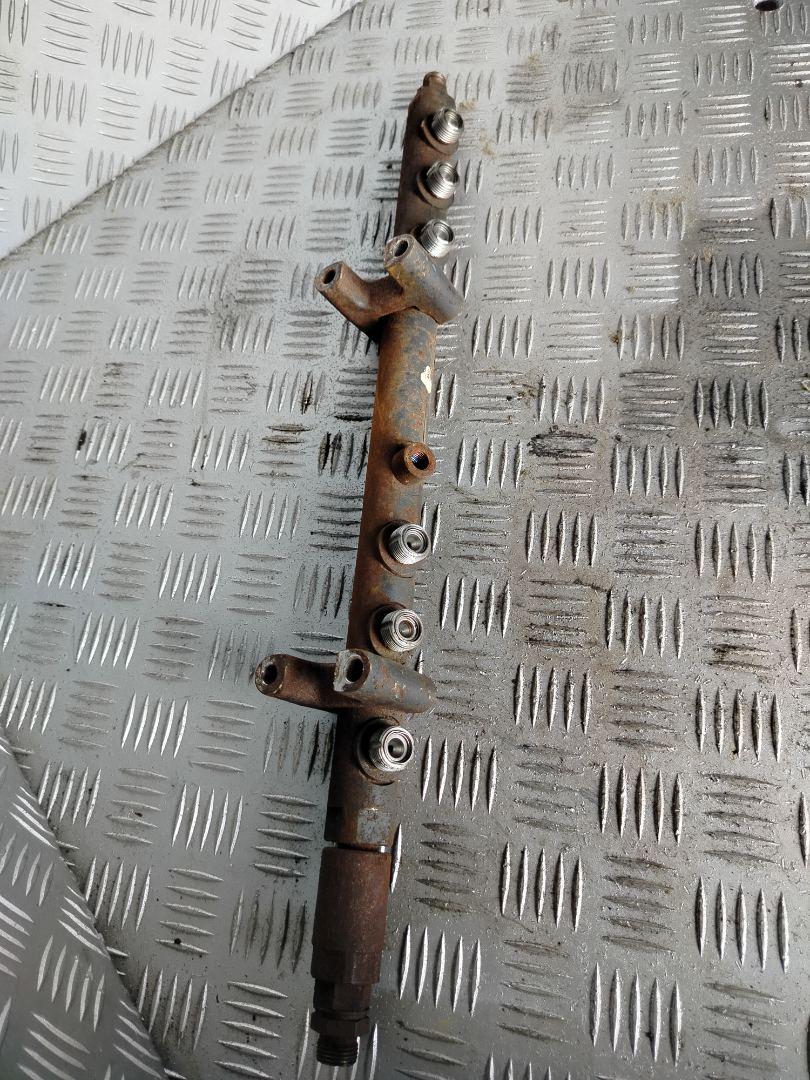 топливная рампа Scania R 3 поколение 2014, 12.7 л., DC 13.124, дизель, АКПП, белый, правый руль, 2130085, 2002836, 2386041 - фото №1