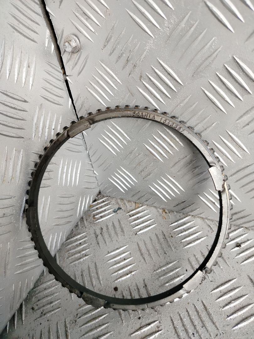 кольцо синхронизатора Scania G 2 поколение 2010, 12.7 л., DC 13.05, дизель, красный, грузовик, 1543357 - фото №1