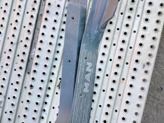 накладка на порог MAN TGX 1 поколение 2017, 12.4 л., D 2676 LF 52, дизель, АКПП, белый, правый руль, 81615105260, 81615100686, 81615100792, 81615105252, 81615100788