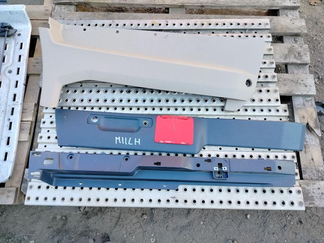 накладка декоративная MAN TGX 1 поколение 2018, 12.4 л., D 2676 LF 52, дизель, АКПП, белый, правый руль, 81629300157, 81629306045, 81629300373, 81629300289 - фото №1