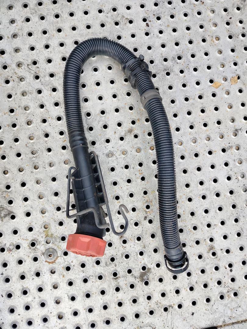 маслозаливная горловина Volvo FH 3 поколение 2014, 12.8 л., D13K500, дизель, белый, правый руль, 21560182, 23841586, 21155014 - фото №1