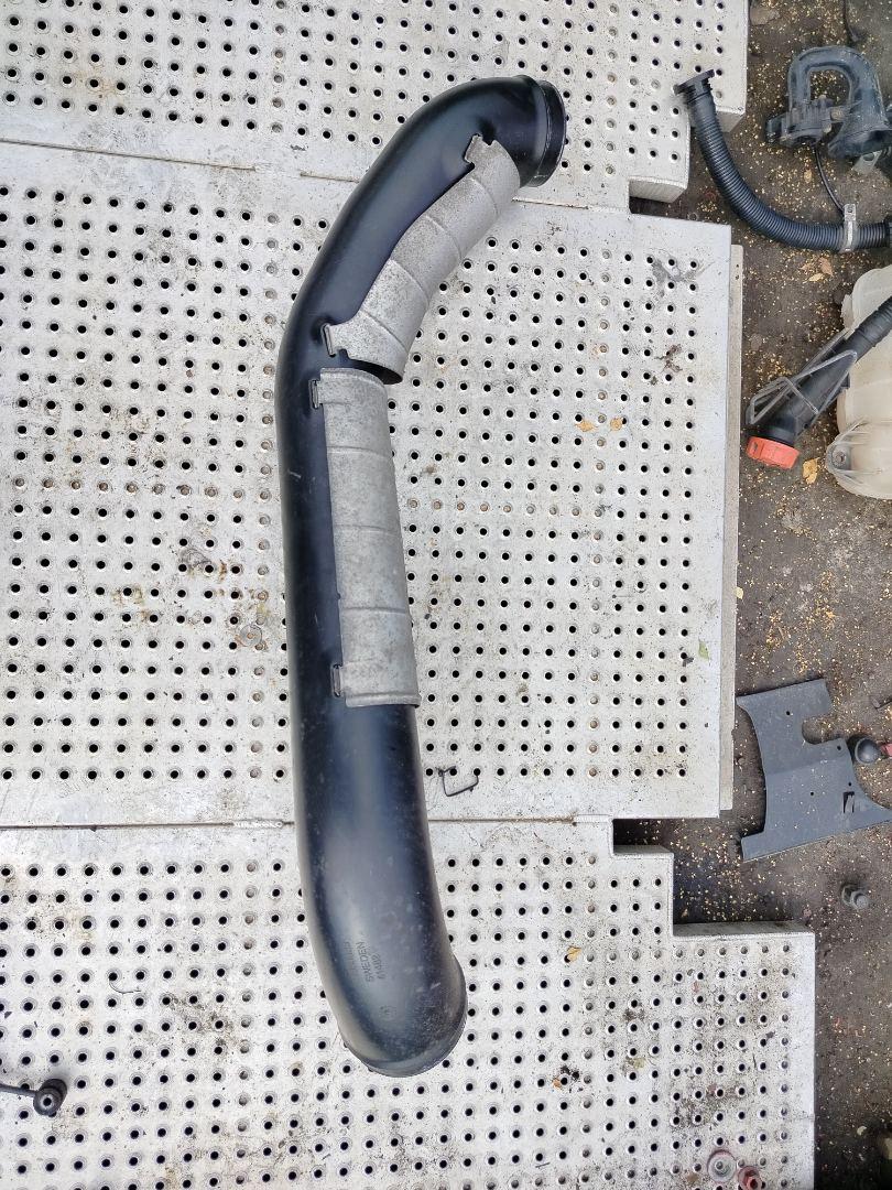 патрубок воздушного фильтра Volvo FH 3 поколение 2014, 12.8 л., D13K500, дизель, белый, правый руль, 21080323 - фото №1