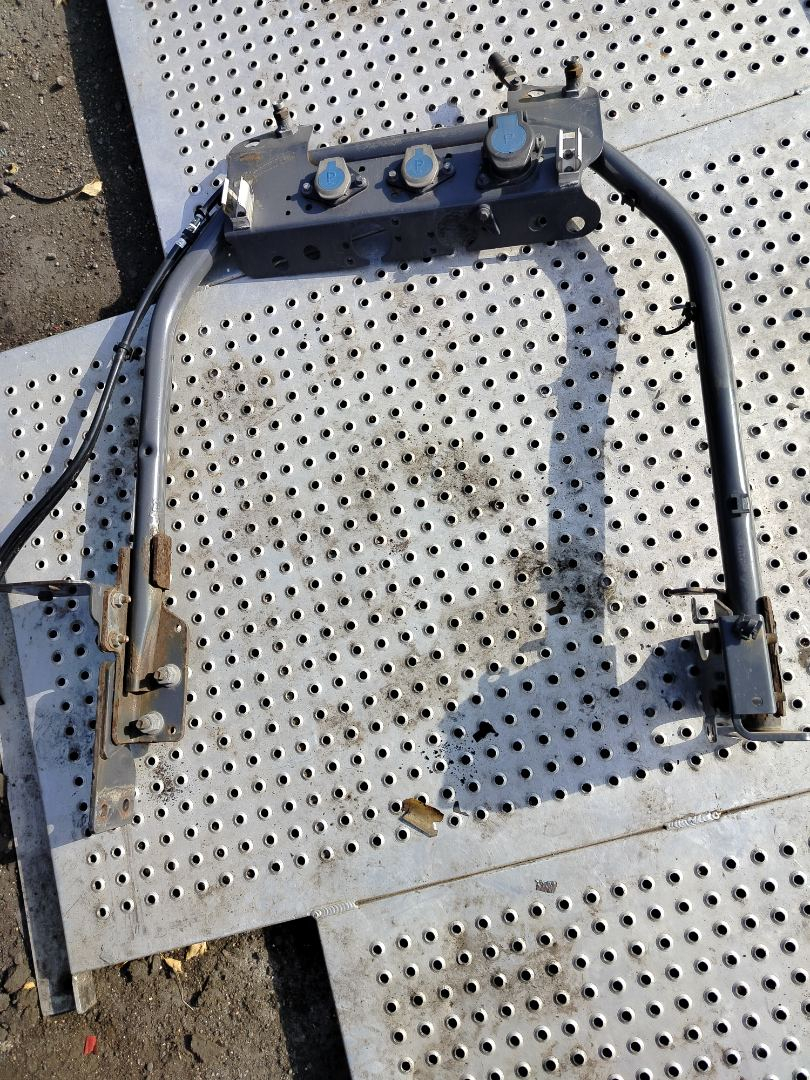 кронштейн крепления розеток Volvo FH 3 поколение 2014, 12.8 л., D13K500, дизель, белый, правый руль, 21790555 - фото №1