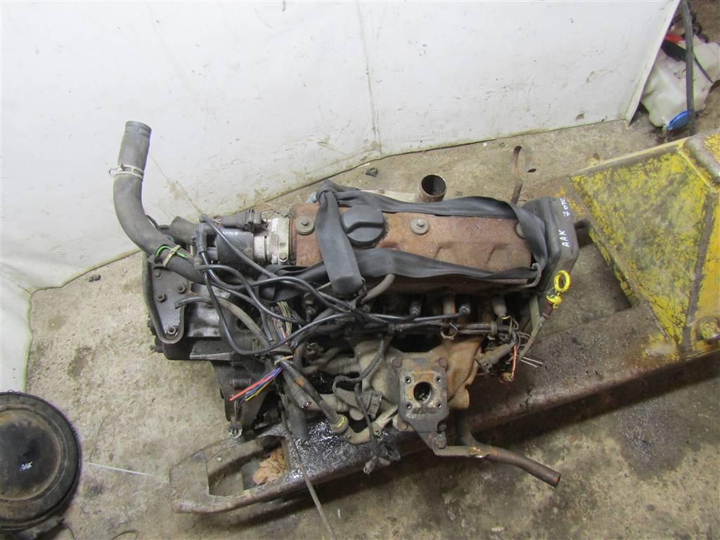 двигатель Volkswagen Polo 2 поколение 1990, 1.0 л., AAK, бензин, AAK - фото №1