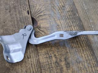 петля капота правая Mazda 6 GH [рестайлинг] 2011, 2.2 л., дизель, 6МКПП, хетчбэк 5 дв.