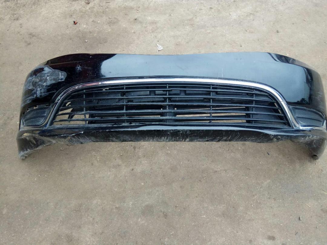 бампер передний Chrysler 200 2 поколение 2015, 2.4 л., бензин, АКПП - фото №1