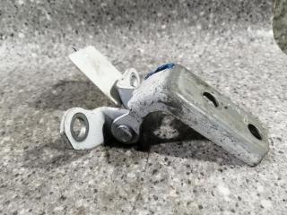 петля двери Toyota RAV4 4 поколение (CA40) 2014