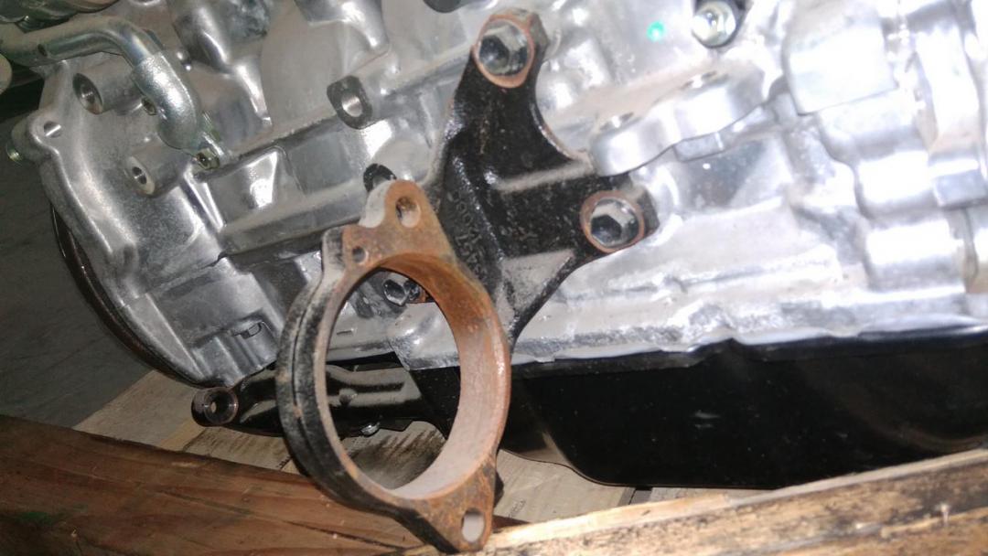 кронштейн полуоси Toyota RAV4 4 поколение (CA40) 2014 - фото №1