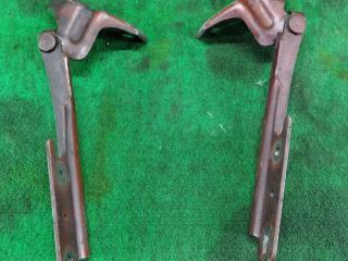 петля капота Mazda Premacy 1 поколение 2000