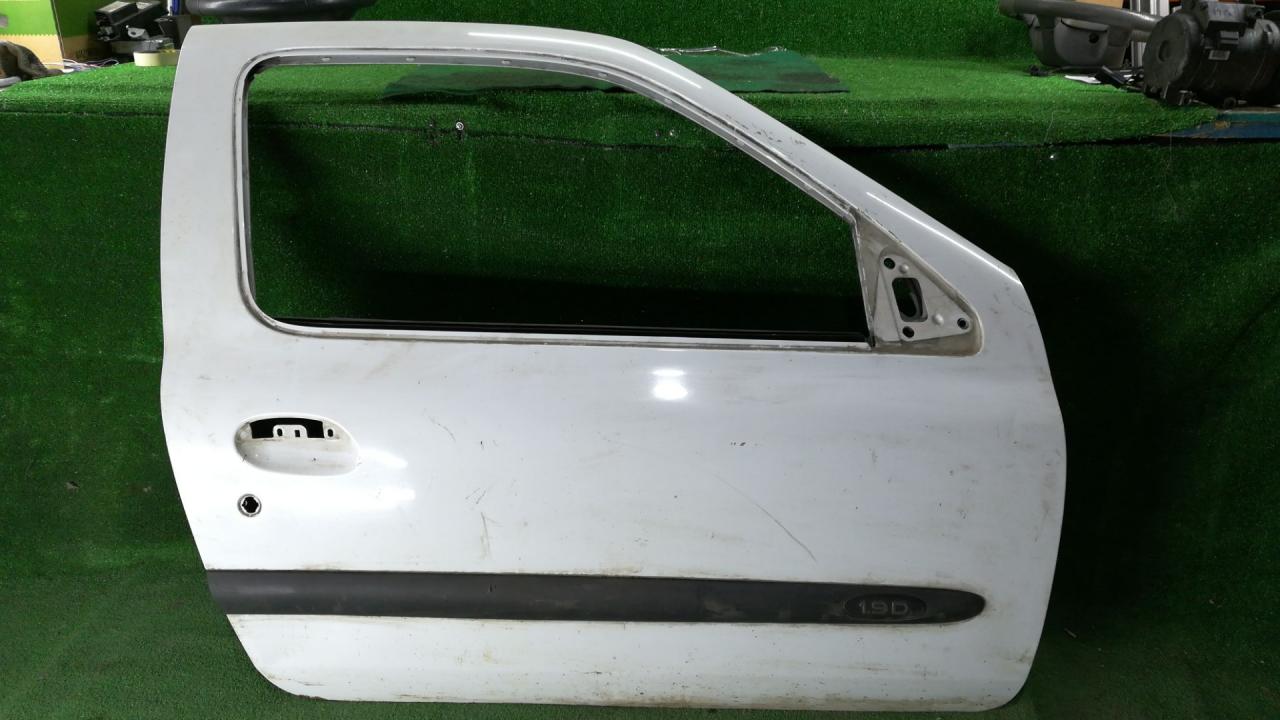 дверь передняя правая Renault Clio 2 поколение 1999, 1.9 л., F8Q 632, дизель, МКПП, хетчбэк 3 дв. - фото №1