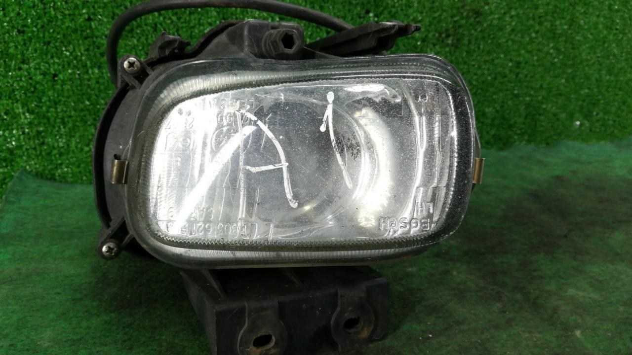 фара противотуманная левая Mazda Millenia 1 поколение 1998 - фото №1