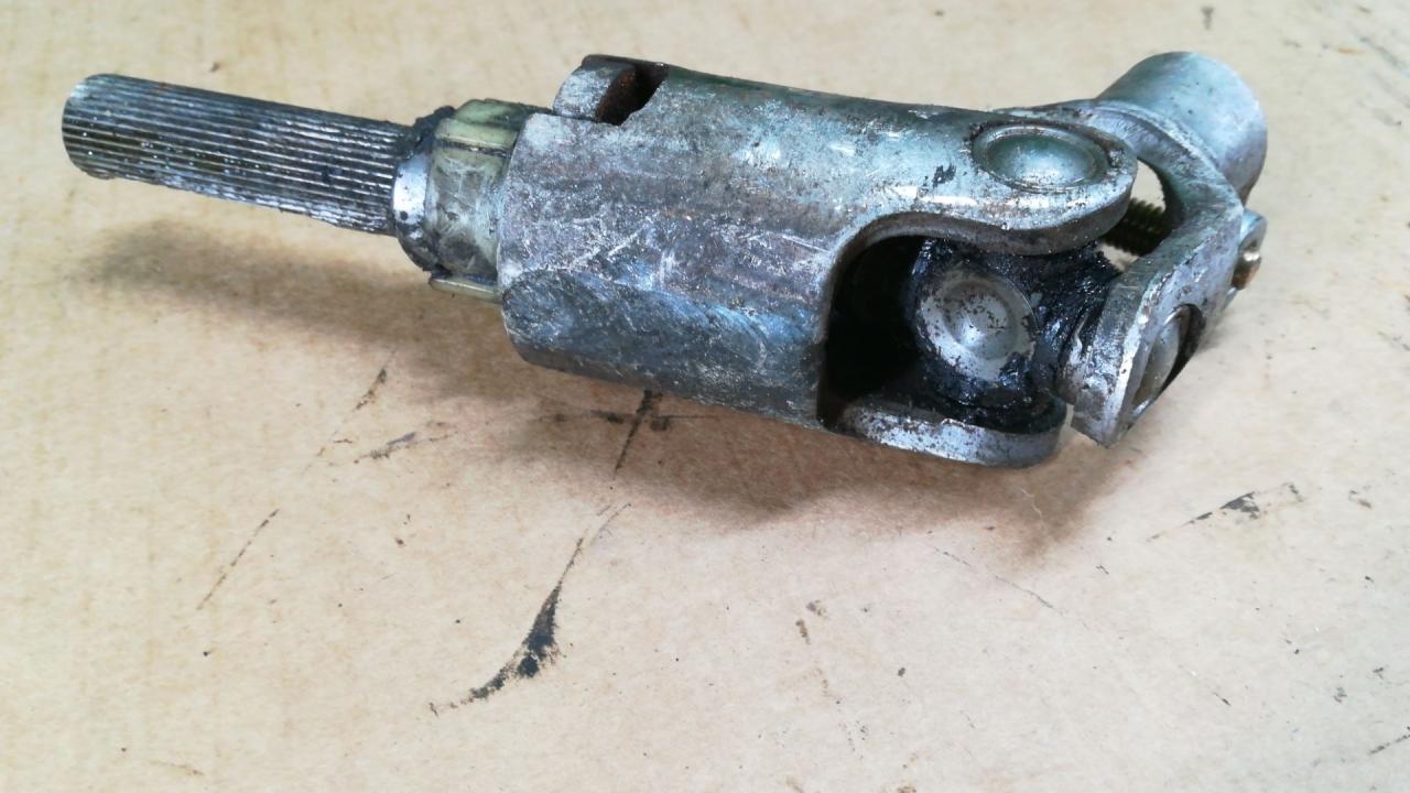 рулевой карданчик Mazda Millenia 1 поколение 1998, 2.3 л., бензин - фото №1