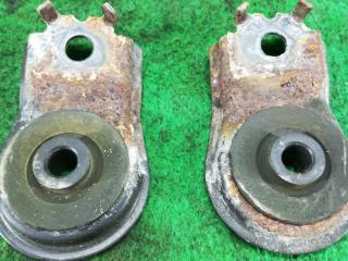 кронштейн радиатора Mitsubishi Outlander 1 поколение 2003, 2.4 л., бензин, АКПП, полный привод, правый руль