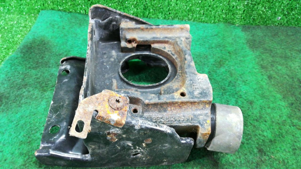 кронштейн КПП Citroen Xsara Picasso 1 поколение 2002, 2.0 л., RHY (DW10TD), дизель, МКПП, минивэн, передний привод - фото №1