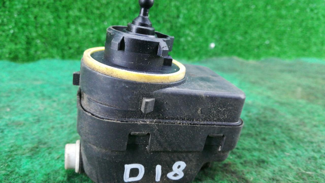 корректор фар Citroen Xsara Picasso 1 поколение 2002, 2.0 л., RHY (DW10TD), дизель, МКПП, минивэн, передний привод - фото №1