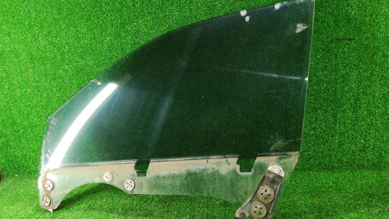 стекло двери передней левой Subaru Legacy 3 поколение 2000, 2.5 л., EJ25, бензин, АКПП, синий, седан, правый руль - фото №1