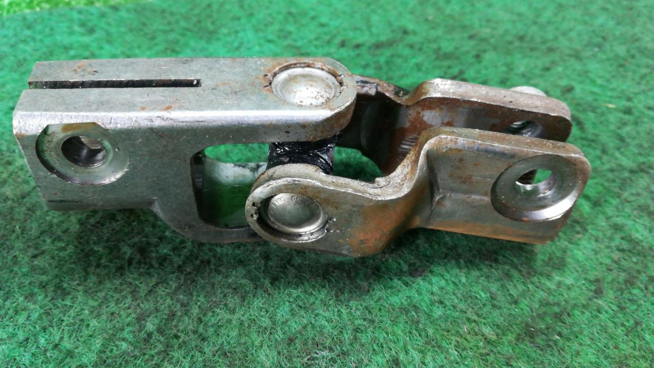 рулевой карданчик Pontiac Vibe 1 поколение 2004, 1.8 л., 1ZZ-FE, бензин, АКПП, синий, лифтбэк, передний привод - фото №1