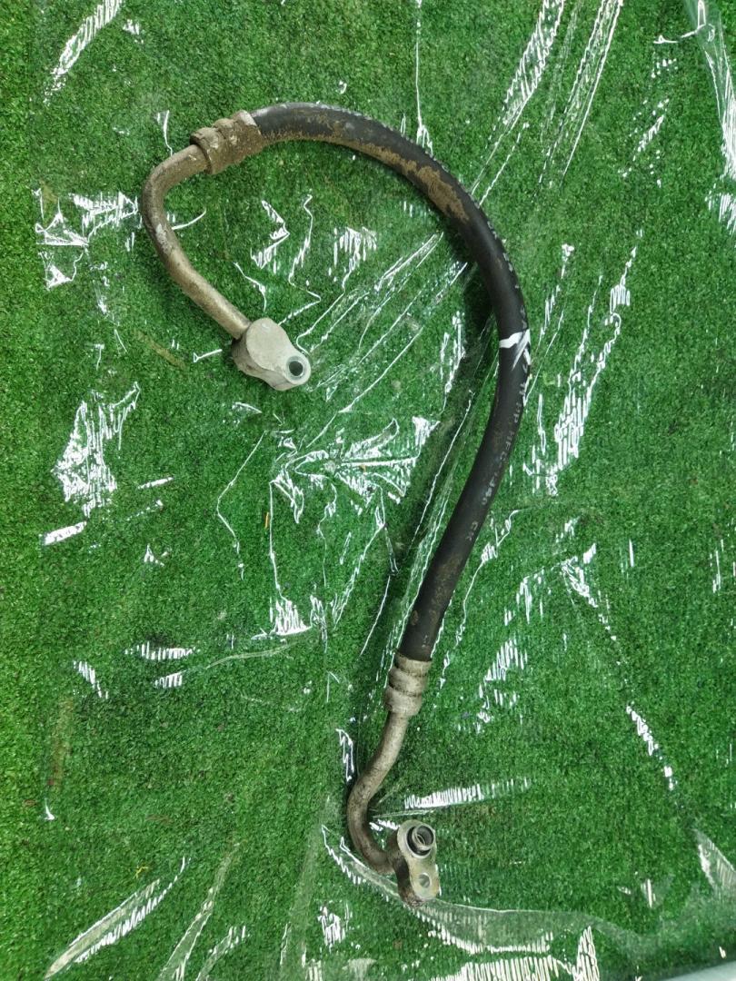 трубка кондиционера Mitsubishi Outlander 1 поколение 2004, 2.4 л., 4G69, бензин, АКПП, красный, внедорожник 5 дв., передний привод - фото №1