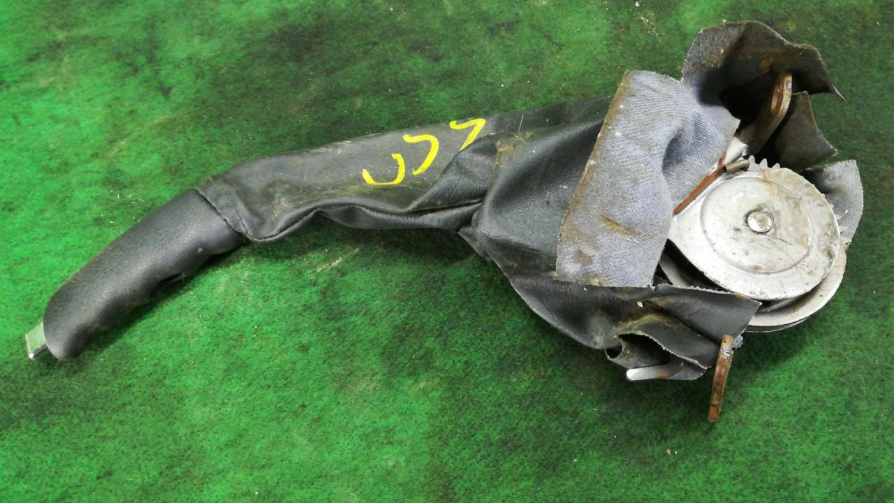 рычаг ручного тормоза (ручника) Chevrolet TrailBlazer 1 поколение 2005, 4.2 л., бензин, АКПП, черный, внедорожник 5 дв., задний привод - фото №1