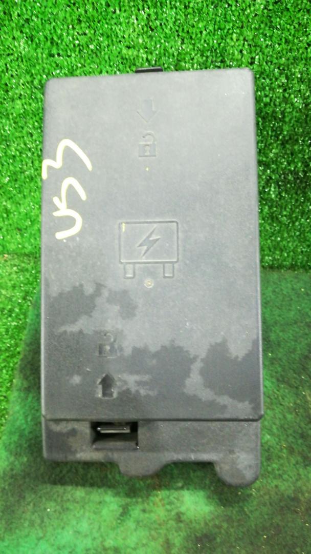 крышка блока предохранителей Chevrolet TrailBlazer 1 поколение 2005, 4.2 л., бензин, АКПП, черный, внедорожник 5 дв., задний привод - фото №1