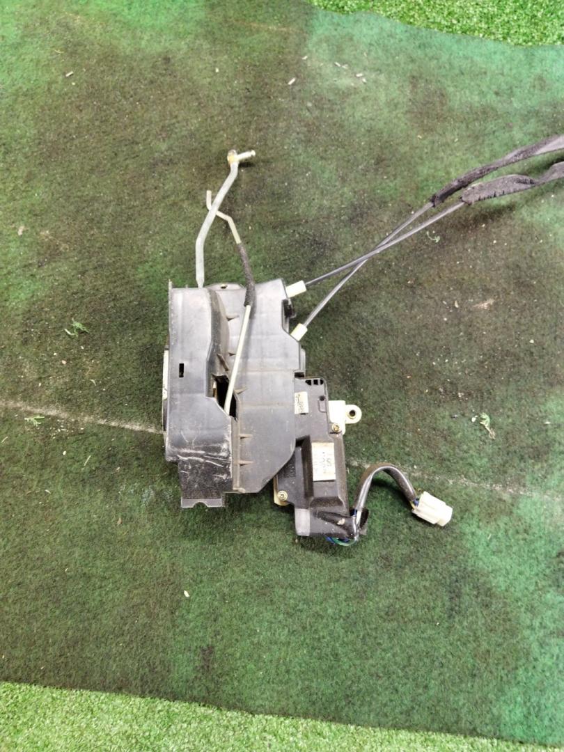 замок двери передней правой Great Wall Wingle 3 2012, 2.0 л., дизель, МКПП, серебристый, пикап, полный привод, правый руль - фото №1