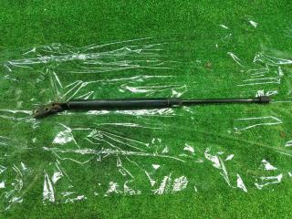 амортизатор крышки багажника (3-5 двери) Mazda 626 GE 1993, 2.0 л., дизель, МКПП, хетчбэк 5 дв.