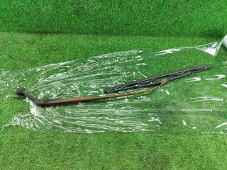 щеткодержатель (поводок стеклоочистителя, дворник) Mazda 626 GE 1993, 2.0 л., дизель, МКПП, хетчбэк 5 дв.