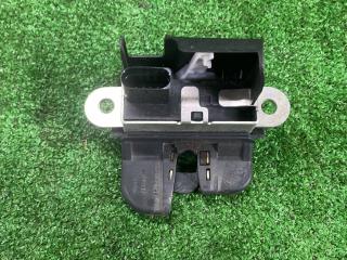 замок багажника Volkswagen Polo 5 поколение 2010, 1.2 л., CBZB, бензин, АКПП, красный, хетчбэк 5 дв., правый руль