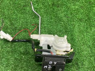 замок багажника Mazda 2 1 поколение 2003