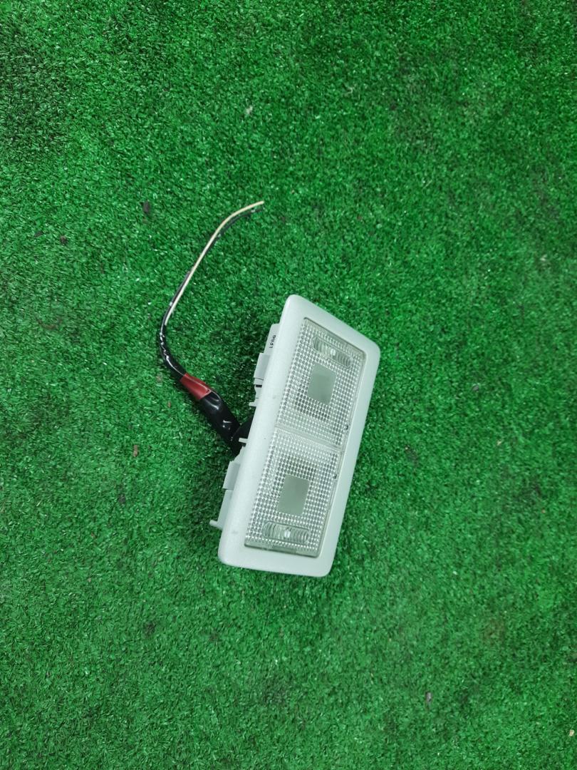 фонарь салона (плафон) Suzuki SX4 1 поколение 2006, 2.0 л., J20A, бензин, АКПП, золотистый, полный привод - фото №1