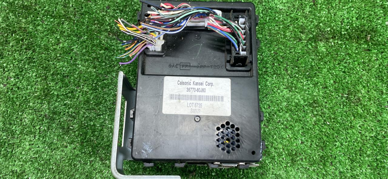 блок комфорта Suzuki SX4 1 поколение 2006, 2.0 л., J20A, бензин, АКПП, золотистый, полный привод - фото №1