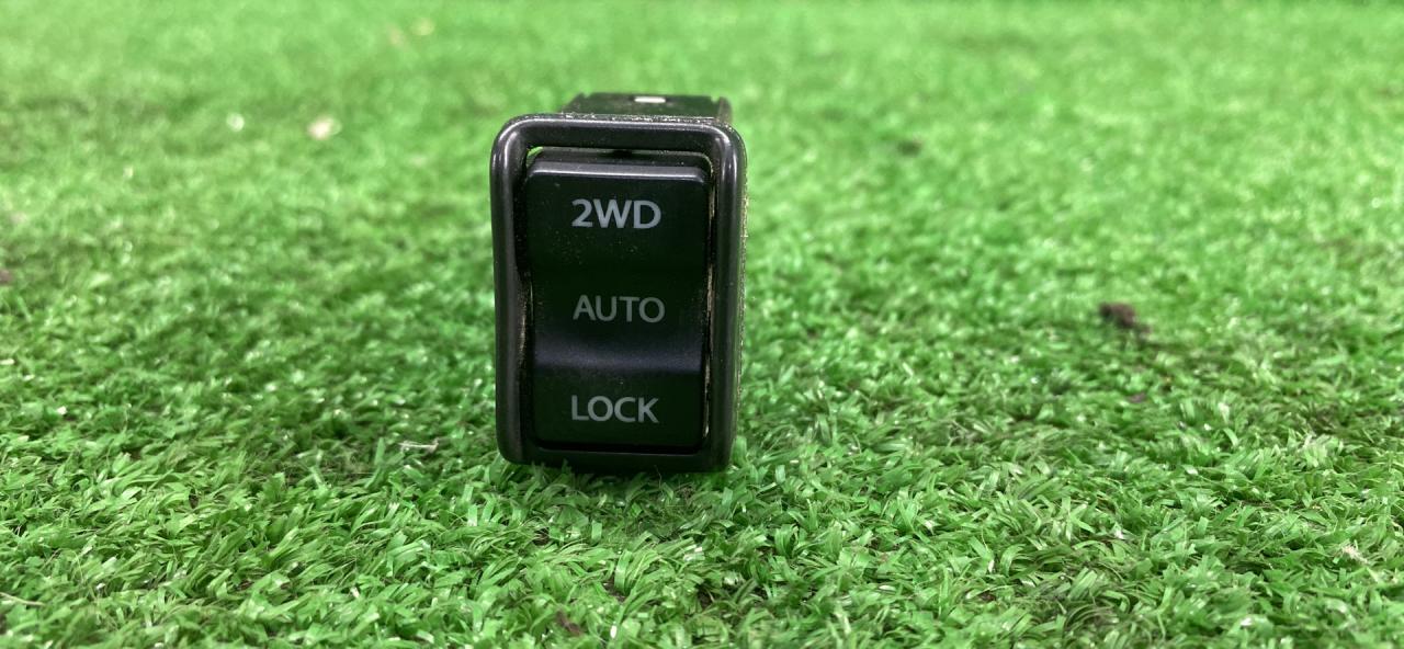 переключатель полного привода Suzuki SX4 1 поколение 2006, 2.0 л., J20A, бензин, АКПП, золотистый, полный привод - фото №1