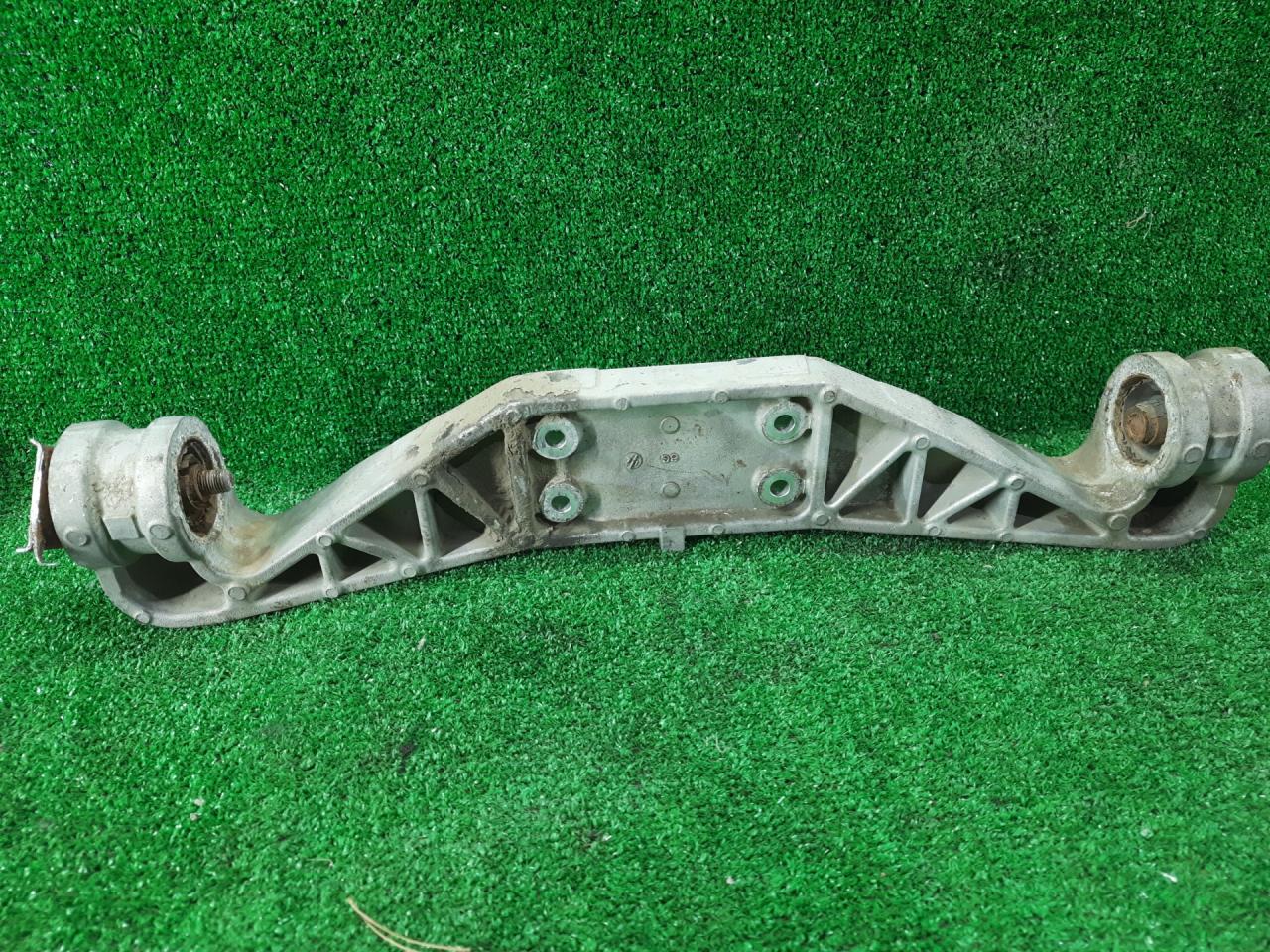 кронштейн редуктора Suzuki SX4 1 поколение 2006, 2.0 л., J20A, бензин, АКПП, золотистый, полный привод - фото №1