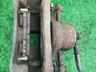 суппорт передний правый Suzuki SX4 1 поколение 2006, 2.0 л., J20A, бензин, АКПП, золотистый, полный привод