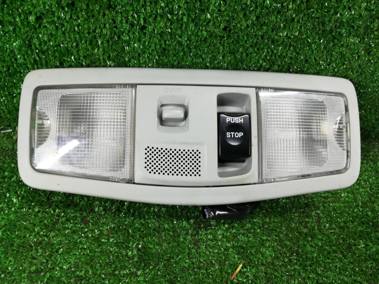 фонарь салона (плафон) Mitsubishi ASX 1 поколение 2011, 2.0 л., 4B11, бензин, АКПП, красный, внедорожник 5 дв., полный привод, 8401A00977 - фото №1