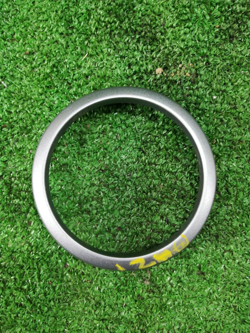 рамка фары противотуманной левой Suzuki Grand Vitara 2 поколение 2007, 1.6 л., M16A, бензин, МКПП, синий, внедорожник 3 дв., полный привод, правый руль - фото №1