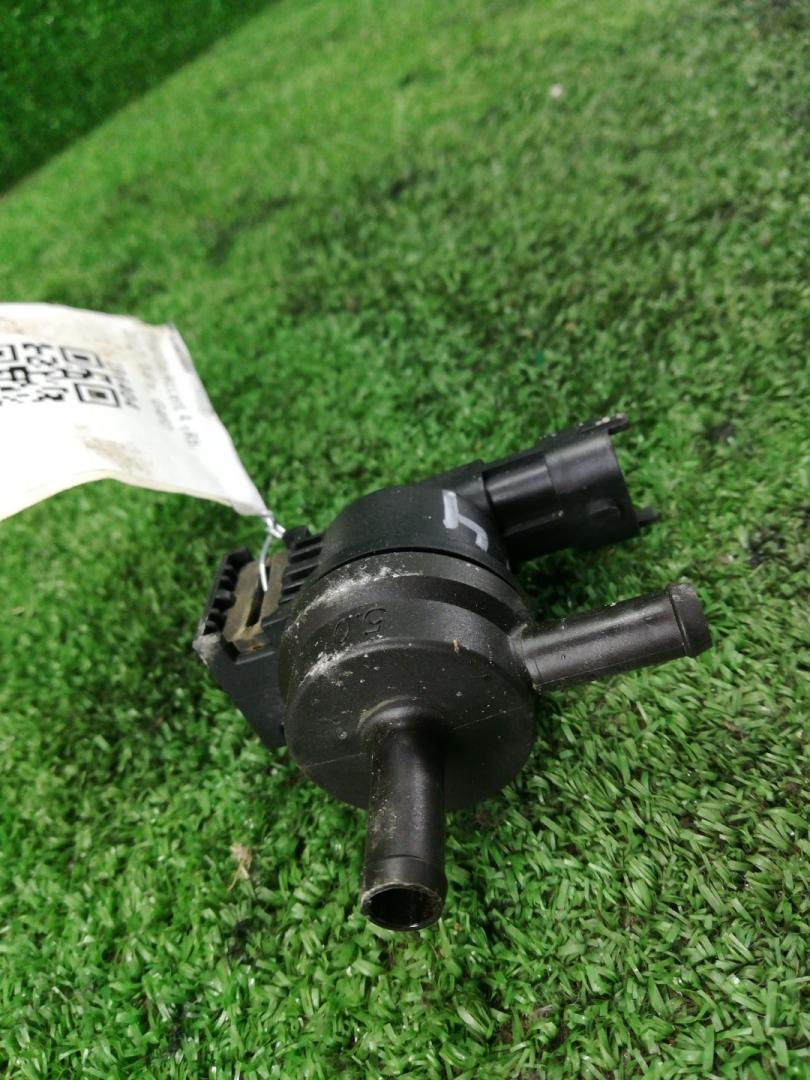 электромагнитный клапан Hyundai Accent 4 поколение (RB) 2017, 1.6 л., G4FD, бензин, АКПП, серый, седан, передний привод, правый руль - фото №1