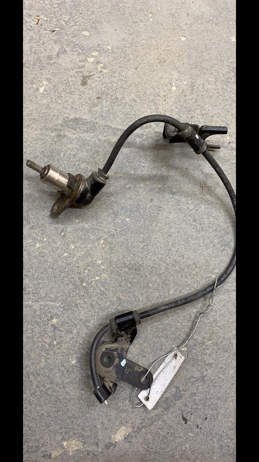 датчик ABS Mazda Premacy 1 поколение 1999, 2.0 л., RF3F, дизель, АКПП, минивэн - фото №1