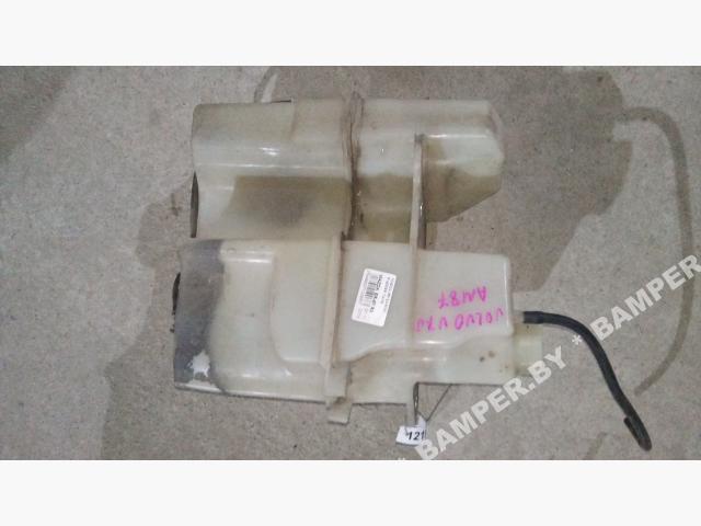 бачок омывателя Volvo V70 2 поколение 2004, 2.4 л., B 5244 S2, бензин, АКПП, универсал - фото №1