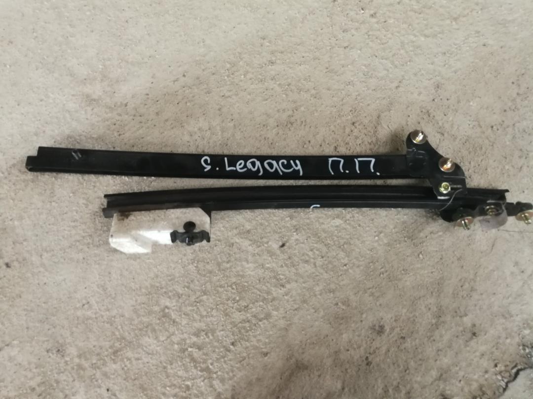 направляющая стекла Subaru Legacy 3 поколение 2003, 2.0 л., EJ202, бензин, АКПП, седан - фото №1